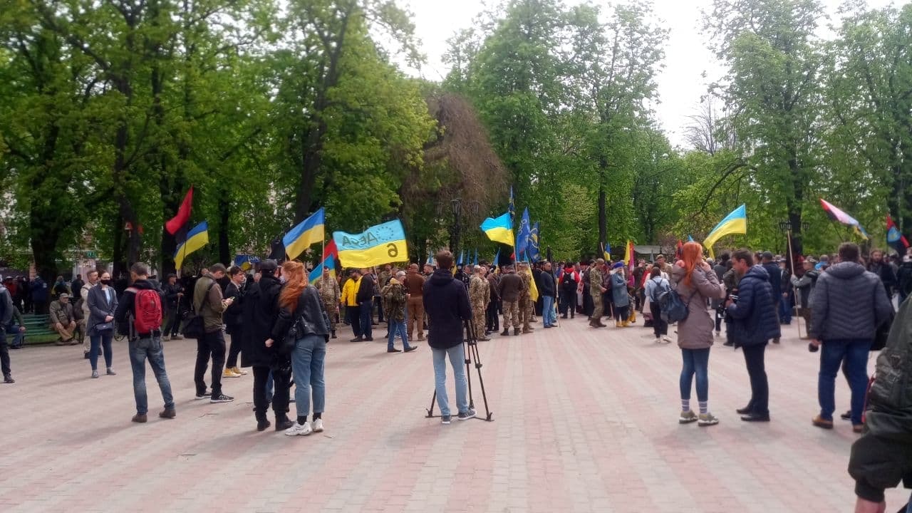 В Одессе радикалы собрались на марш националистов. Фото: Страна