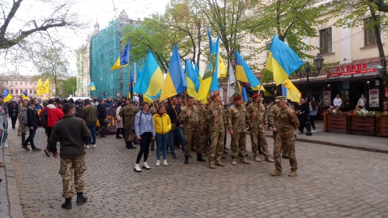 В Одессе радикалы собрались на марш националистов. Фото: Страна